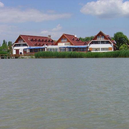 Juventus Hotel Веленце Экстерьер фото
